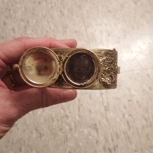 Antique locket bracelet. - Picture 3 of 3